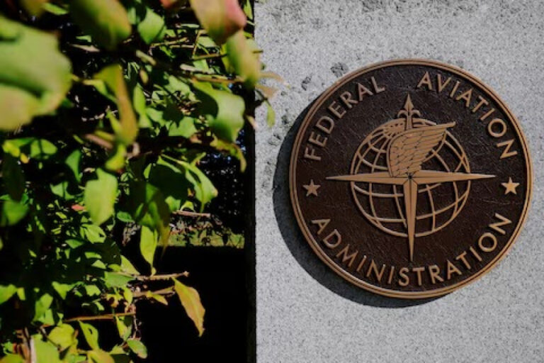 FAA warns airlines on Central, South American flights of potential military actions